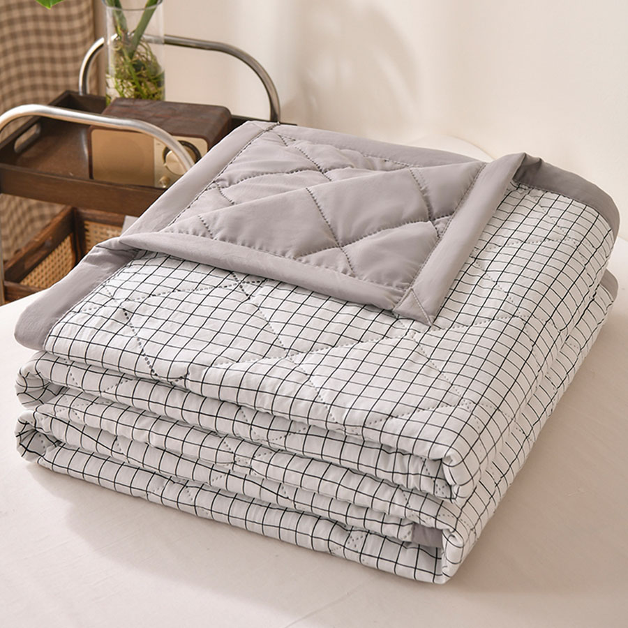 Sommertynn dyne myk klimaanlegg fire sesonger dyne maskinvaskbar enkelt dobbelt teppe ultralyd vattert dyne: 150 x 210cm / Mørk grå