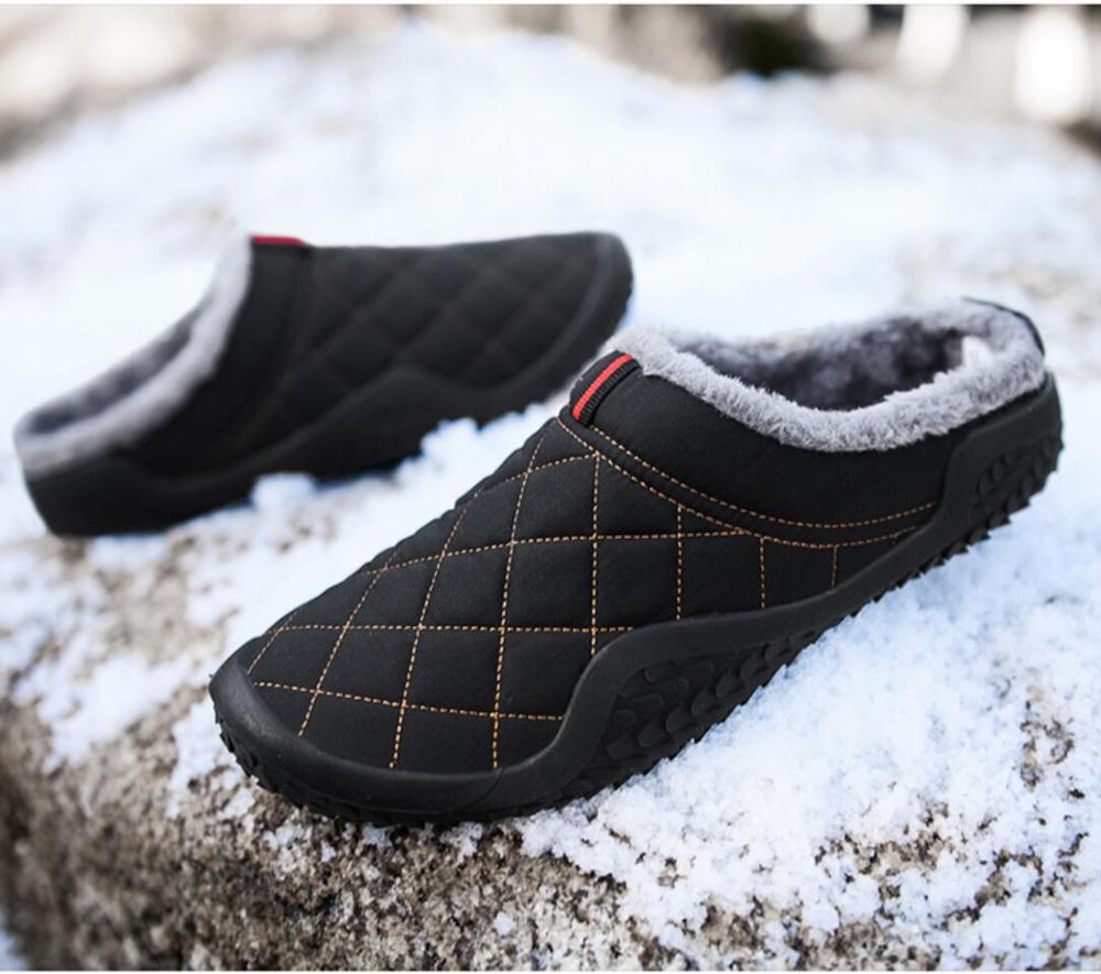 JOMIX Winter Hausschuhe Damen Warme Plüsch Gefüttert Pantoffeln Puff Slippers Plateau Puschen Indoor Outdoor (Schwarz Größe Klein 1 Nummer, 36/37 EU