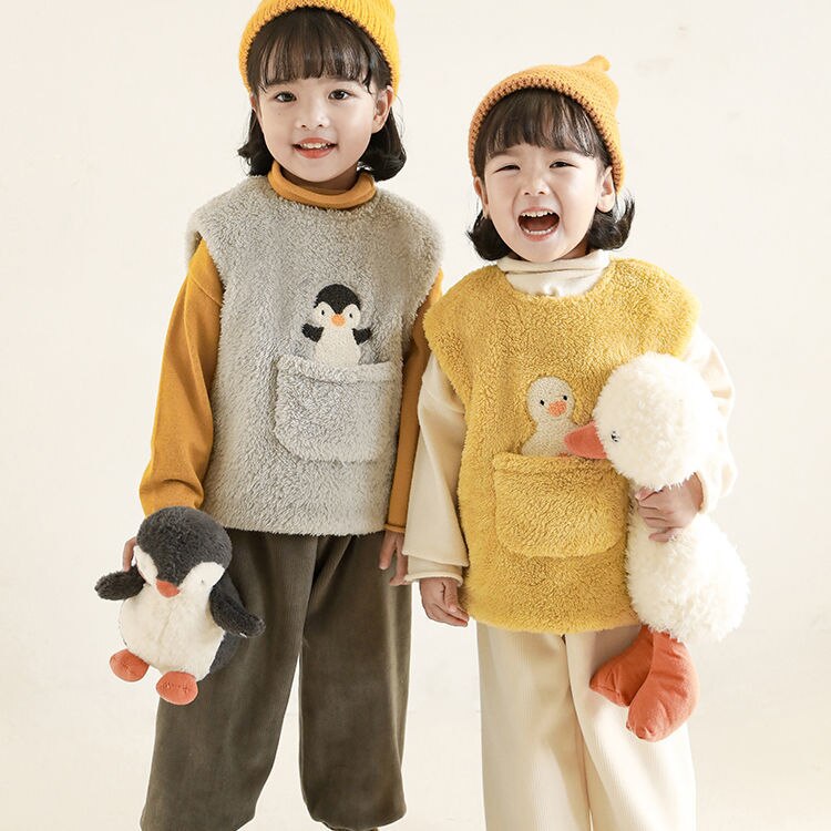 Chłopięca i dziewczęca kamizelka jesienno-zimowa ciepła dla dzieci kreskówka aksamitna kamizelka bez rękawów z dekoltem w kształcie litery "o" kamizelka dziecięca z jagnięciny dziewczęca śliczna gruba kamizelka