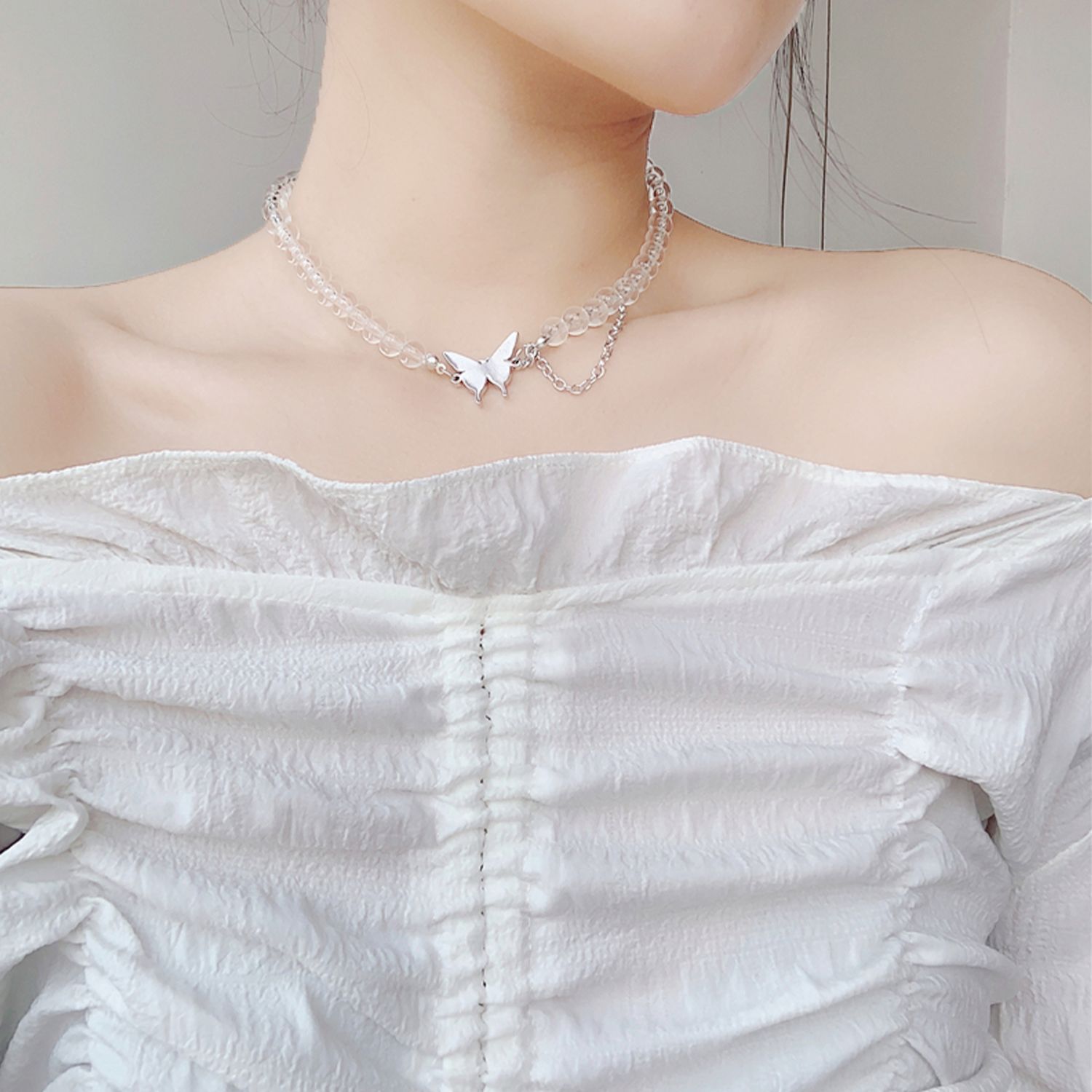 Kpop Japan Magazine Hip hop Cool Girl Transparent Acrylic Beads Crystal Butterfly Choker Necklace for Women Clavicle Chain