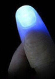 2 stk fest lysende legetøj magisk lys op glød tommelfingre fingre trick vises lys tæt på: Blå