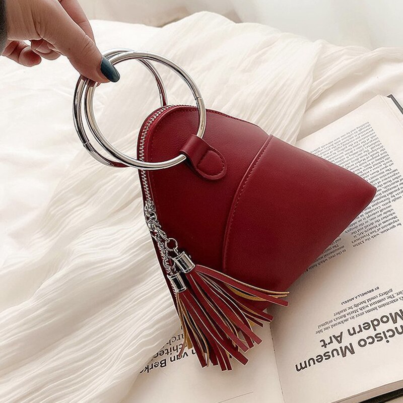 Vrouwen Kwastje Bag Vrouwelijke Literaire Single-Schoudertas Minderheid Crossbody Tas Trend Vrouwen Leuke Ring Handtas Driehoek tas: Rood