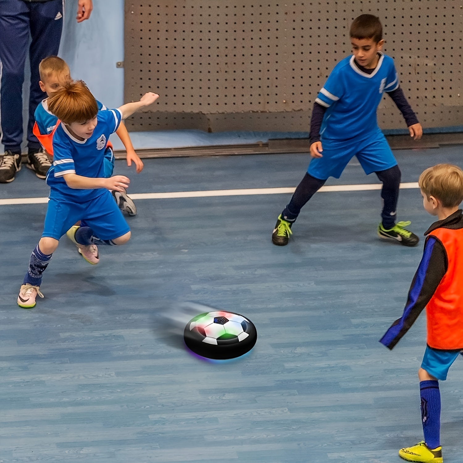 Svävarfotboll pojkleksaker luftfotboll med ljus inomhus flytande boll med skumstötfångare perfekt födelsedagsjul för barn