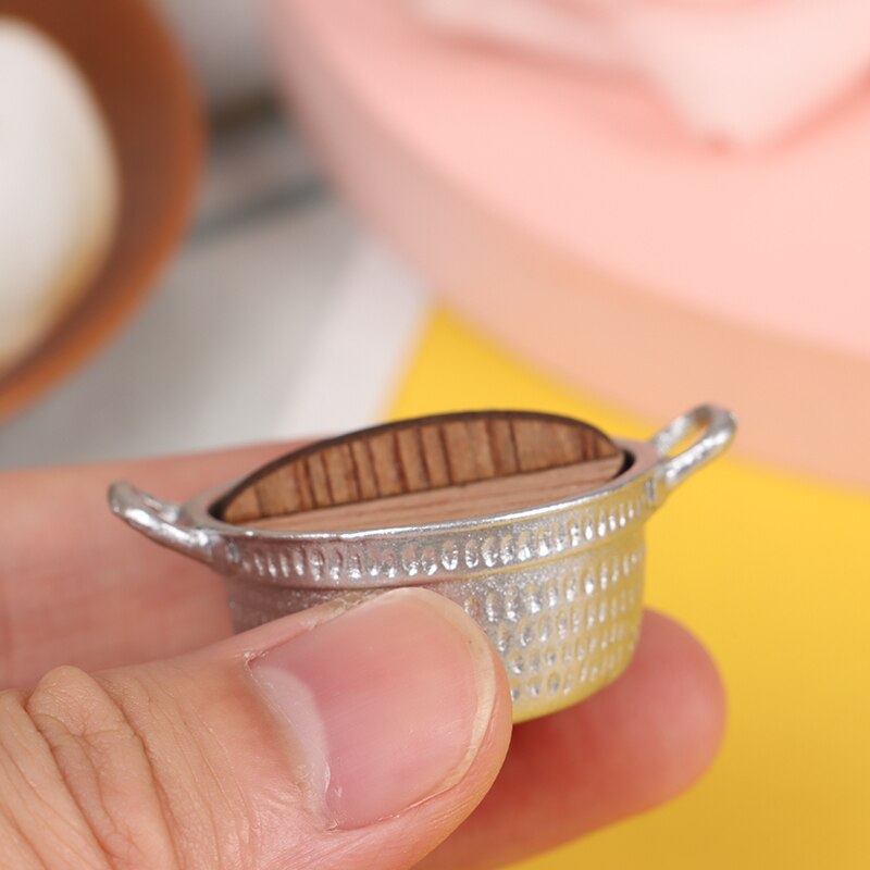 1pc Casa Delle Bambole Decorazione in Miniatura di trasporto Utensili Da Cucina di Cottura merce mini pentola Caldaia padella con Coperchio Casa di Bambola Accessori