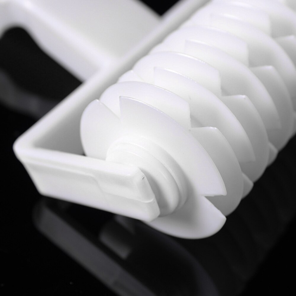 3 Sizes Kitchen Pie Pizza Biscuit Cutting Machine Pastry Plastic Baking Tools Baking Tray Embossed Dough Roller Grating Cutting