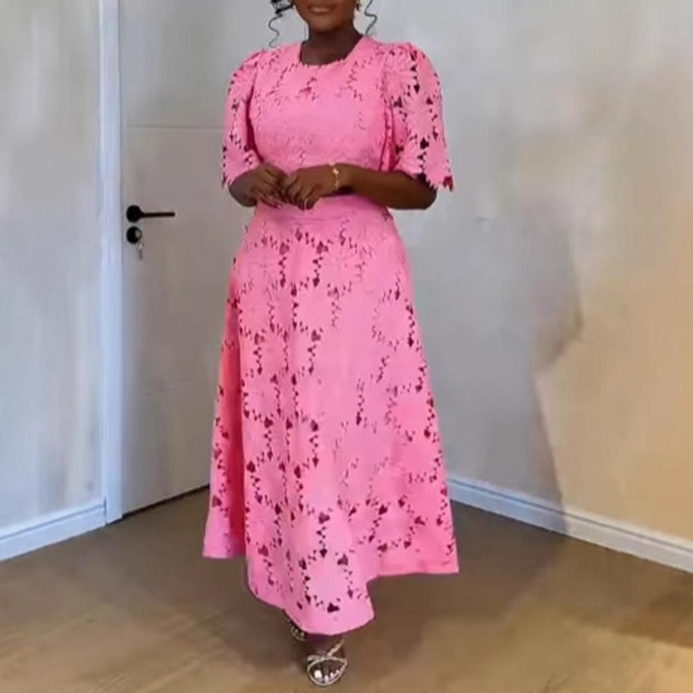 S 2 i fransk stil med o-hals, korte ermer, hul topp, halv bluse, avslappet dameskjørt, dress