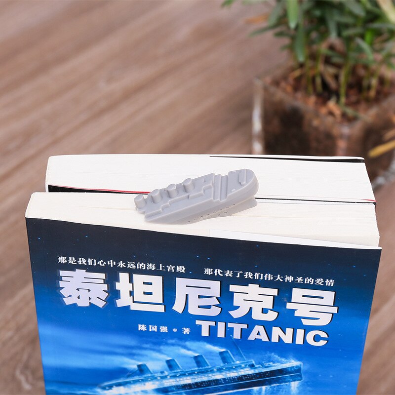 1Pc Titanic Bookmark Ship Shape Read Bookmarks 3D Book Holder Office Stationery