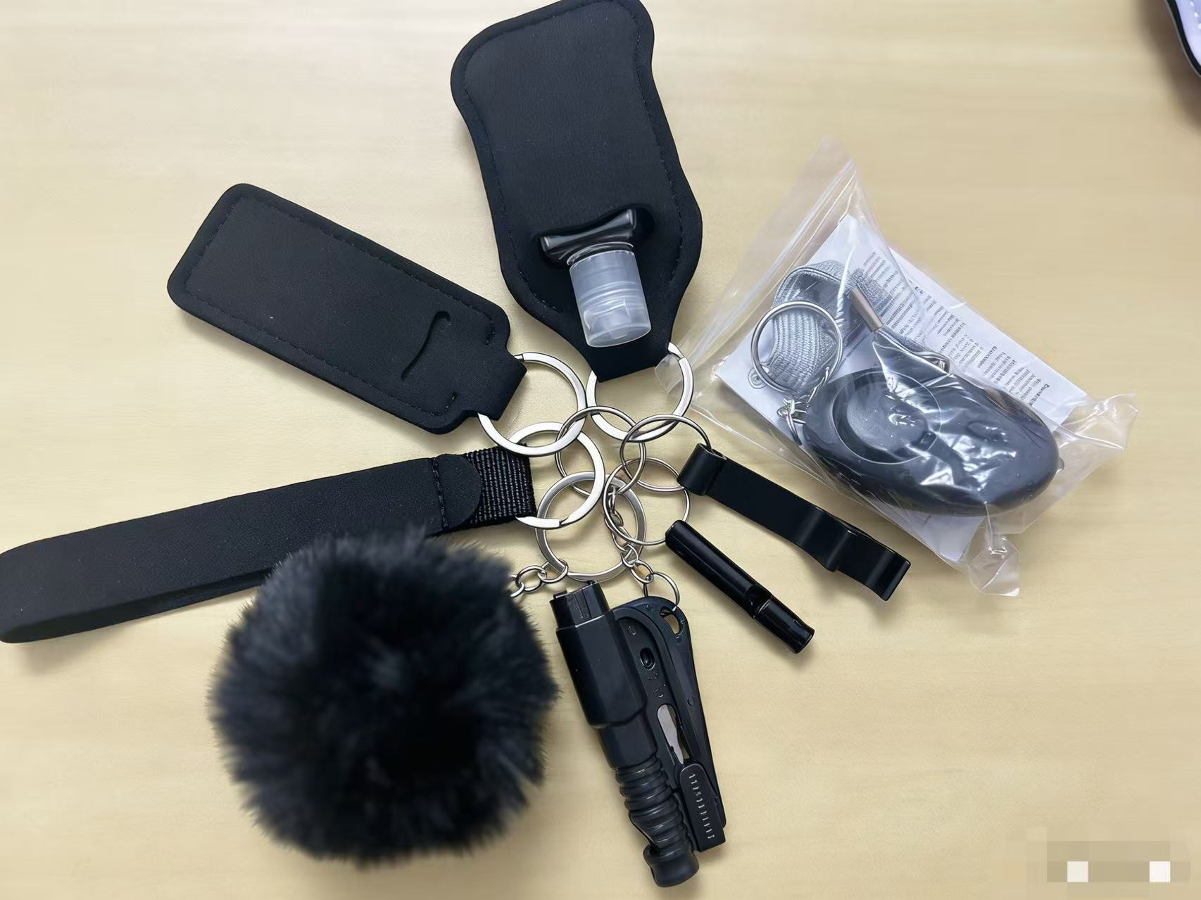 Veiligheidssleutelhanger Volledige set Zelfverdedigingssleutelhanger Set met persoonlijke alarmaccessoires voor vrouwen en meisjes