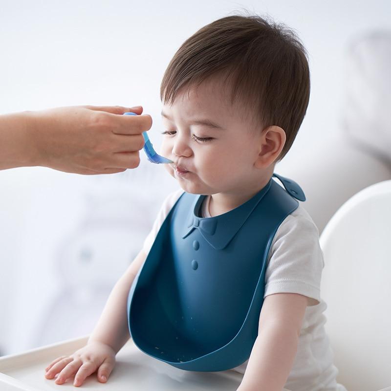 Wasserdichte Silikon Baby Lätzchen Fütterung Baby Spucktücher Neugeborenen Karikatur Schürze Baby Schal Einstellbare Gentleman Fliege Bandana Lätzchen: Blau