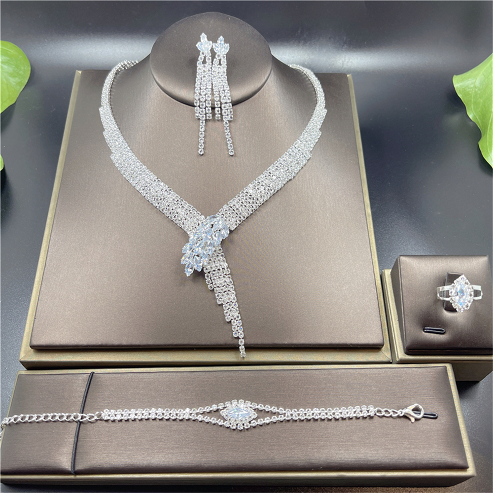 Mode Kristal Bruids Sieraden Sets Zilver Kleur Geometrische Choker Ketting Oorbellen Armband Ring Vier Stuk Bruiloft Sieraden Set: Licht Geel Kleur