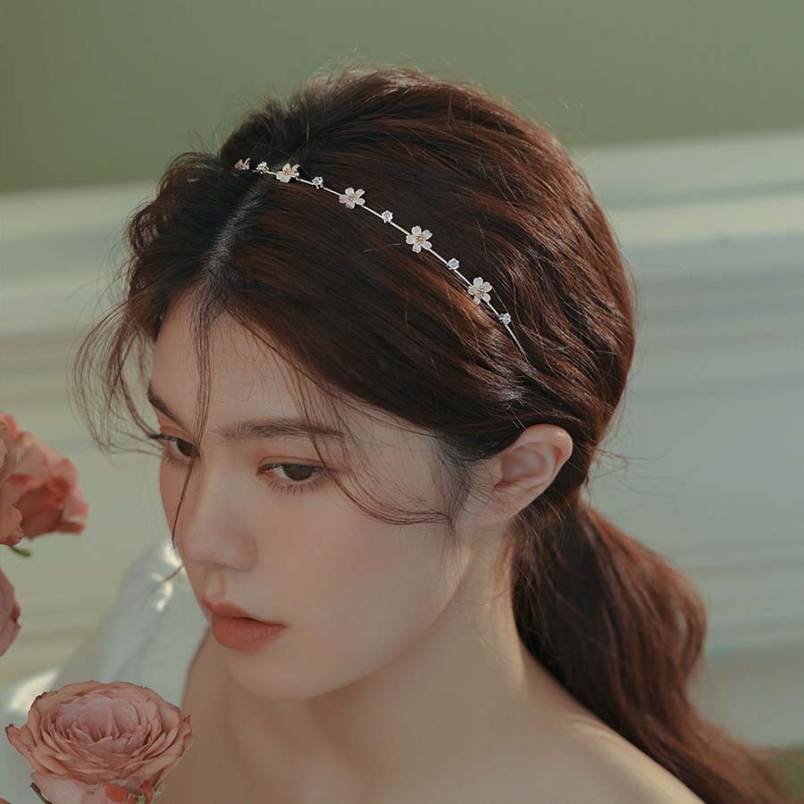 AWAYTR-Diadema con aro para el pelo para mujer, diadema deportiva ondulada, diadema de flores, diademas de cristal, accesorios para el cabello de aleación dorada para niña