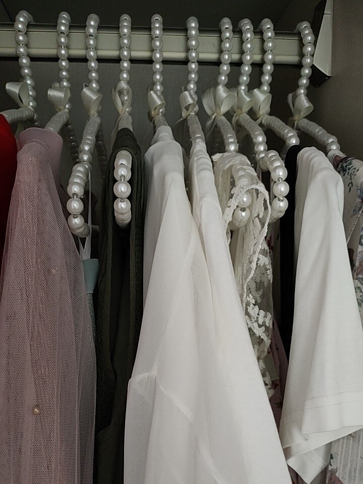 Blanc perle porte-vêtements cintre organisateur européen vêtements magasin écharpe support placard stockage dames robe mariage jupe cintres