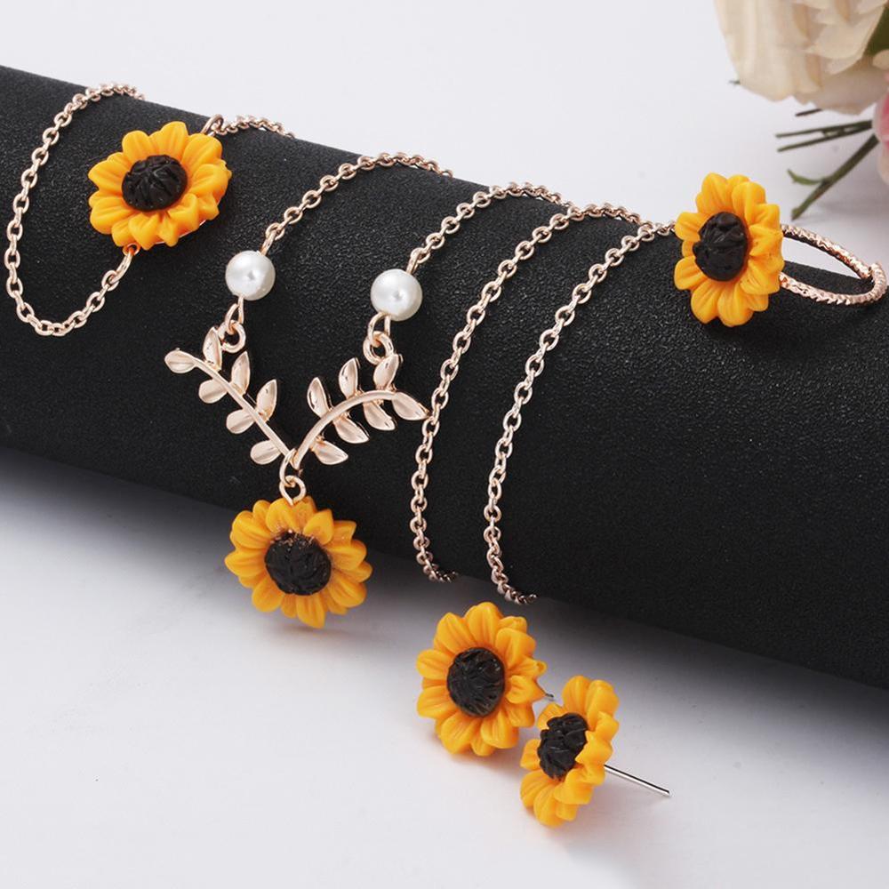 5PCS/Set Necklace Earring Bracelet Ring Jewelry Set Women Accessories Sunflower Jewelry Charm Pendant Necklaces