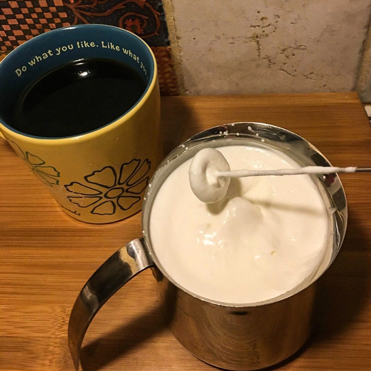 Mousseur à lait électrique à piles, mini mixeur portatif automatique en acier inoxydable pour café, latte, cappuccino, matcha