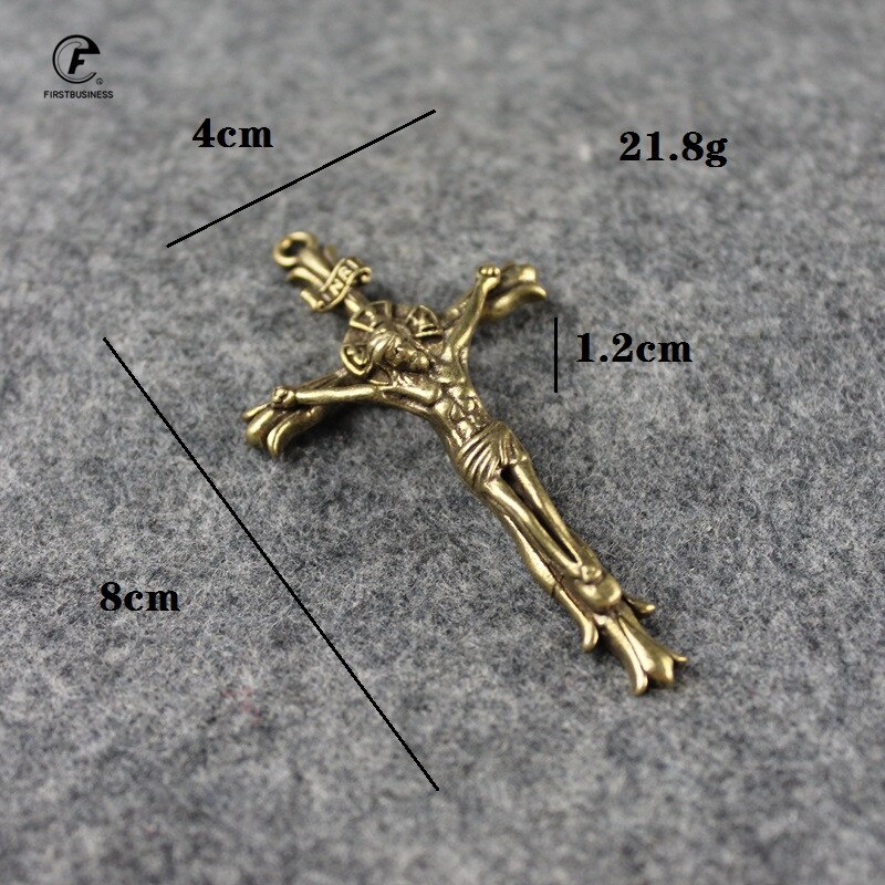 Vintage koppar drake karp figurer bilnyckelring hänge retro mässing kinesisk prydnad heminredning tillbehör: Jesus kors --21.8g