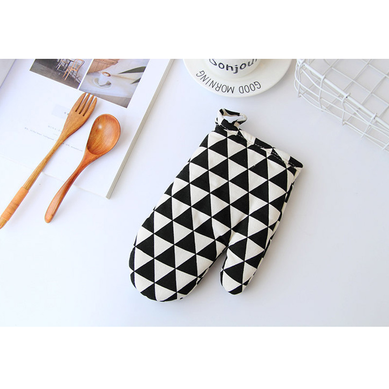 1 Piece Cute Non-slip Yellow Gray Cotton Nordic Kitchen Cooking Microwave Gloves Baking BBQ Potholders Oven Mitts: Pink
