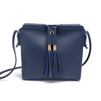 Shoulder Bag Product Ladies Bucket Type Pumping Tassel Bucket Bag Lady Small Bag Casual Retro PU Handbag: Blue