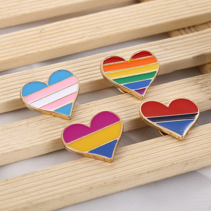 1PC Liebe Ist Liebe Regenbogen Herz LGBT Stolz Tasten Geschmack Abzeichen Homosexuell Lesben Symbol Stift Liebe Ist Gleich DIY näHenne Zubehör