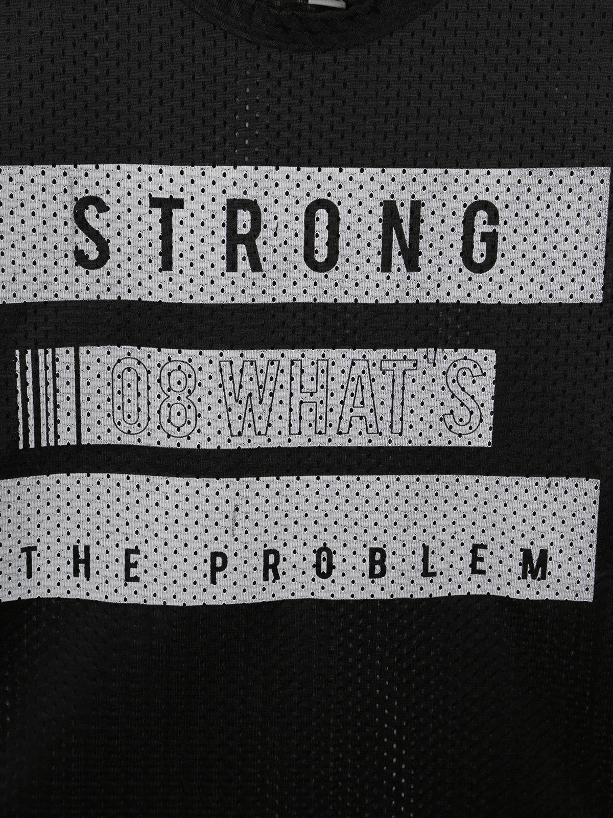 Hemdje geperforeerd met printen belettering