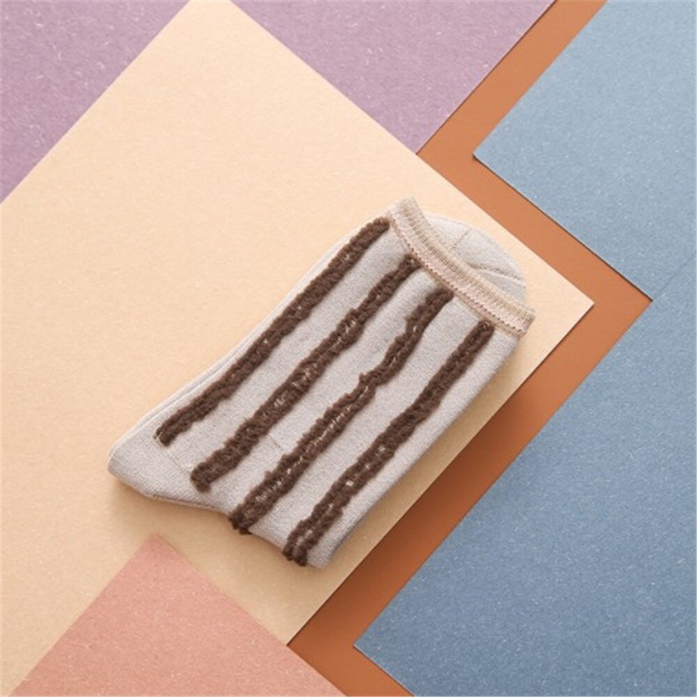 Socks On Both Sides Wearing Vertical Stripes Cotton Women's Tube Socks College Wind Warm Socks: Khaki