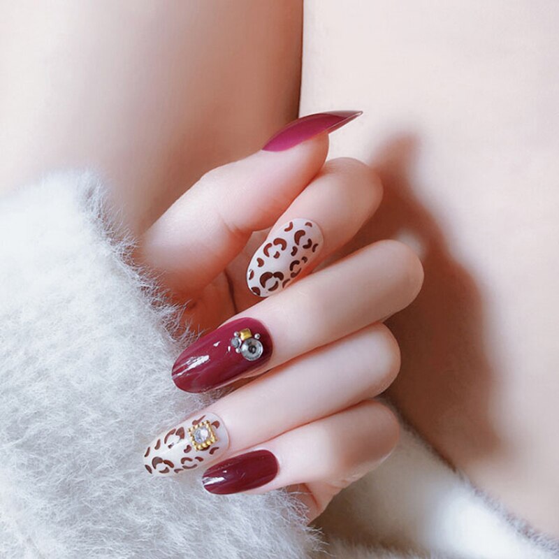 24 pièces/ensemble paillettes strass faux ongles rouge foncé Long rond artificiel faux ongles conseils avec autocollant de colle pour bureau à la maison