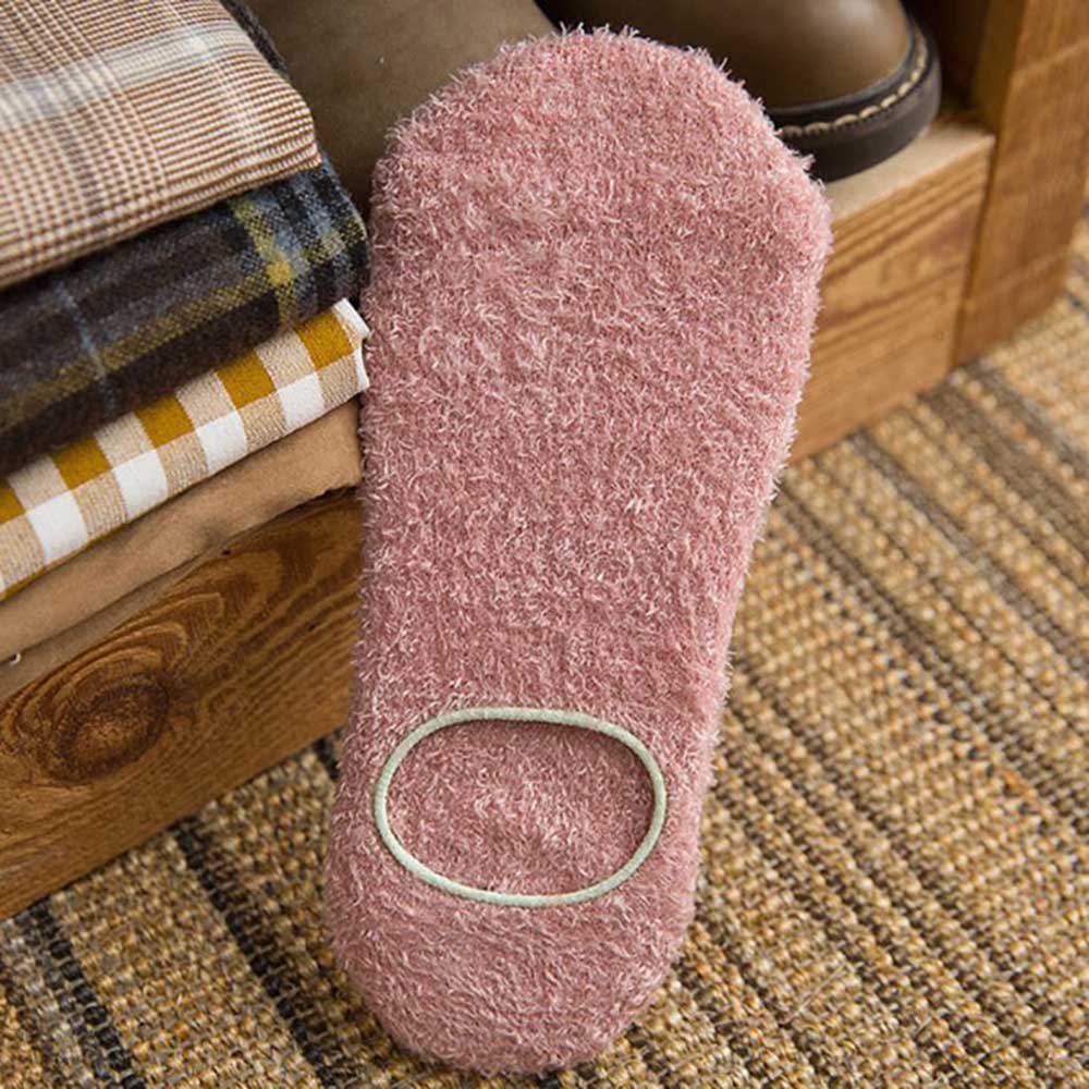 1 para kobiety jesień zima domu ciepłe włochate miękkie podłogi aksamitne skarpetki krótkie zagęścić owłosione miękkie niewidoczne skarpetki zimowe kobiety: Różowy