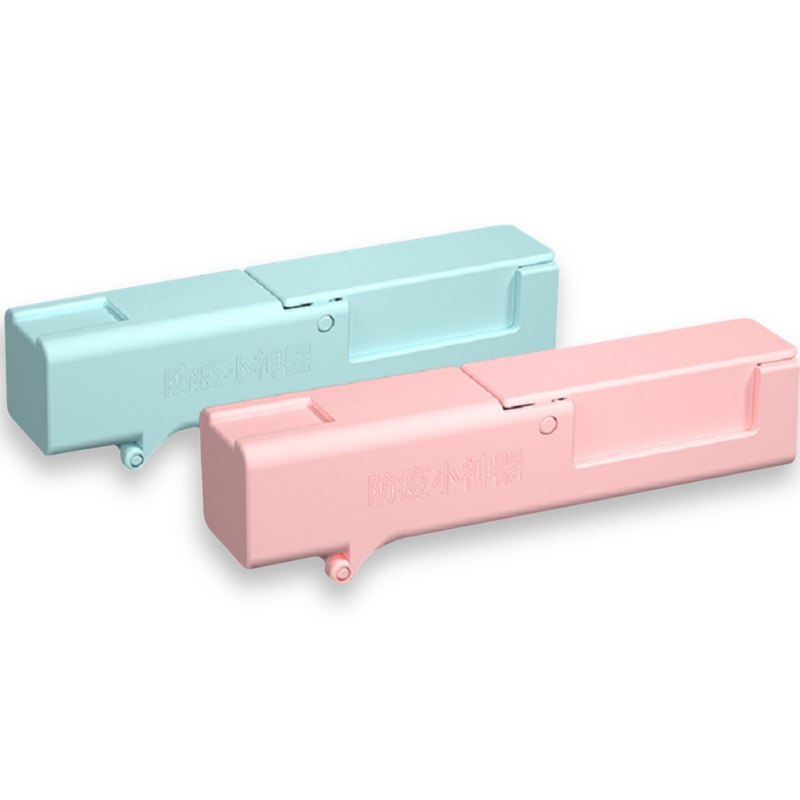 Protect The Small Artifact To Press The Door To Avoid bacterial Contact Household Gloves