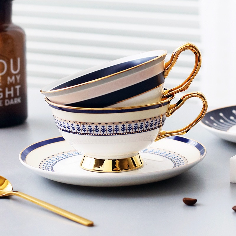 Tazas y platillos de porcelana blanca, juego de té Simple de cerámica, Tazas de café de moderno Para cafetería