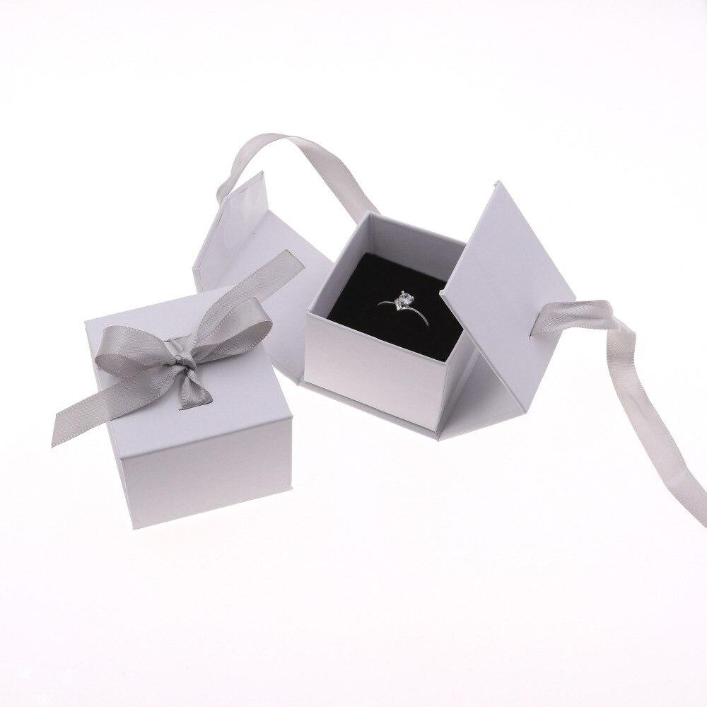 DoreenBeads Schmuck Boxen Papier Grau Weiß Farbe Band Bowknot Für Präsentieren Ring Ohrring Verpackung Display Box, 1 Stück: White-5x5x4cm