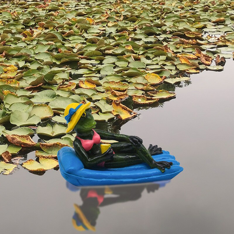 Floating Ornaments on the Water in the Garden Courtyard Pool Simulation Animal Decoration Pond Frog Series Birthday