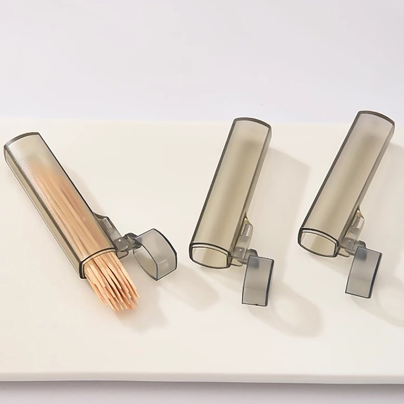 1 stks Draagbare Transparante Tandenstoker Houder Outdoor Reizen Plastic Tandenstoker Opbergdoos Naald Case 6.8 cm 8 cm