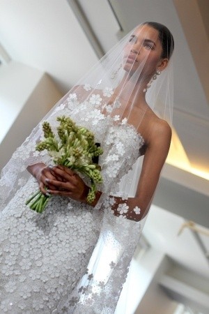 Velo da sposa Bianco/Avorio 3D Fiori Lungo Velo Da Sposa Mantiglia Accessori Da Sposa Appliques con Fiori di Pizzo