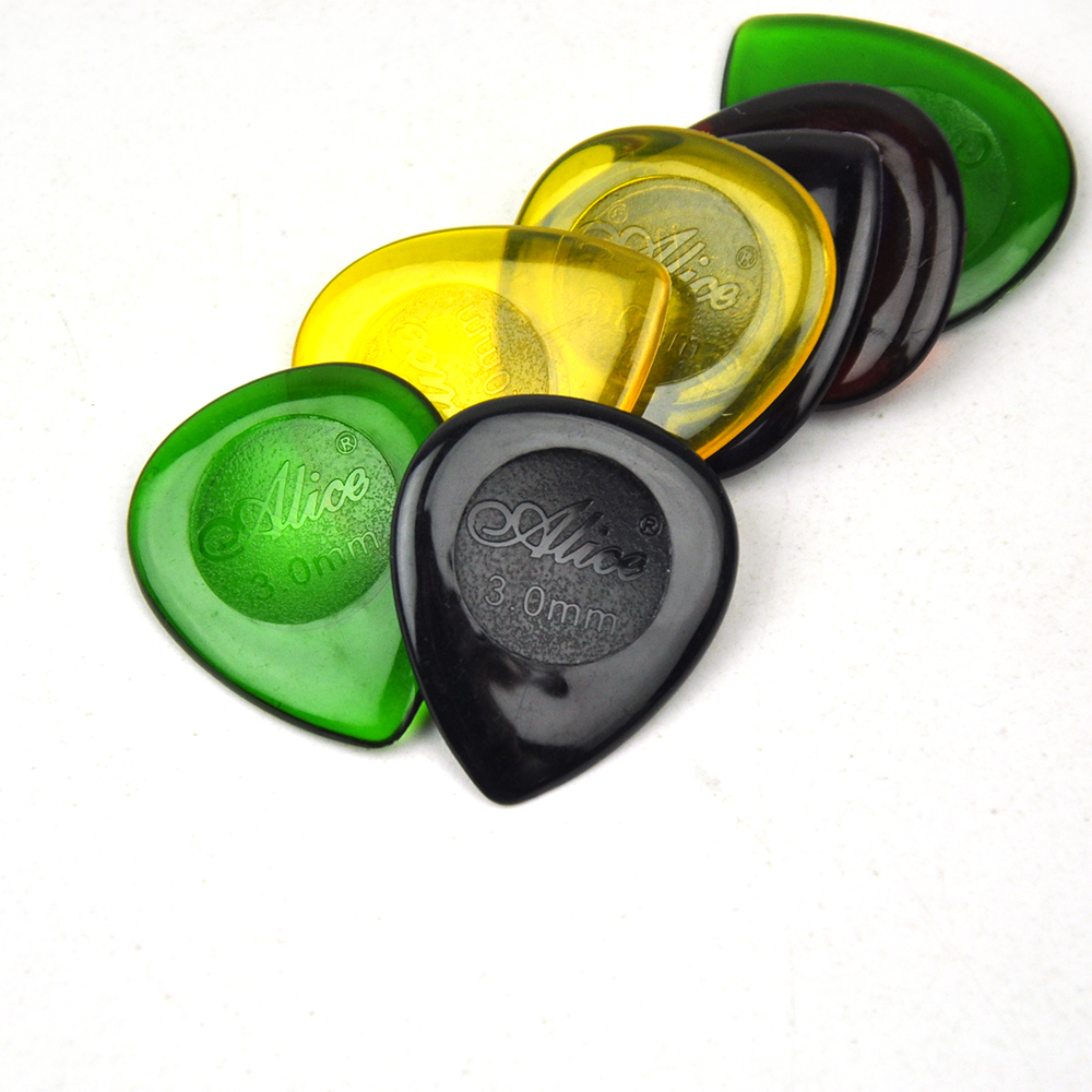100 stks/partij 3mm Clear Water Picks 25mm x 30mm voor Gitaar Bas Gemengde Kleuren w/ PVC Box