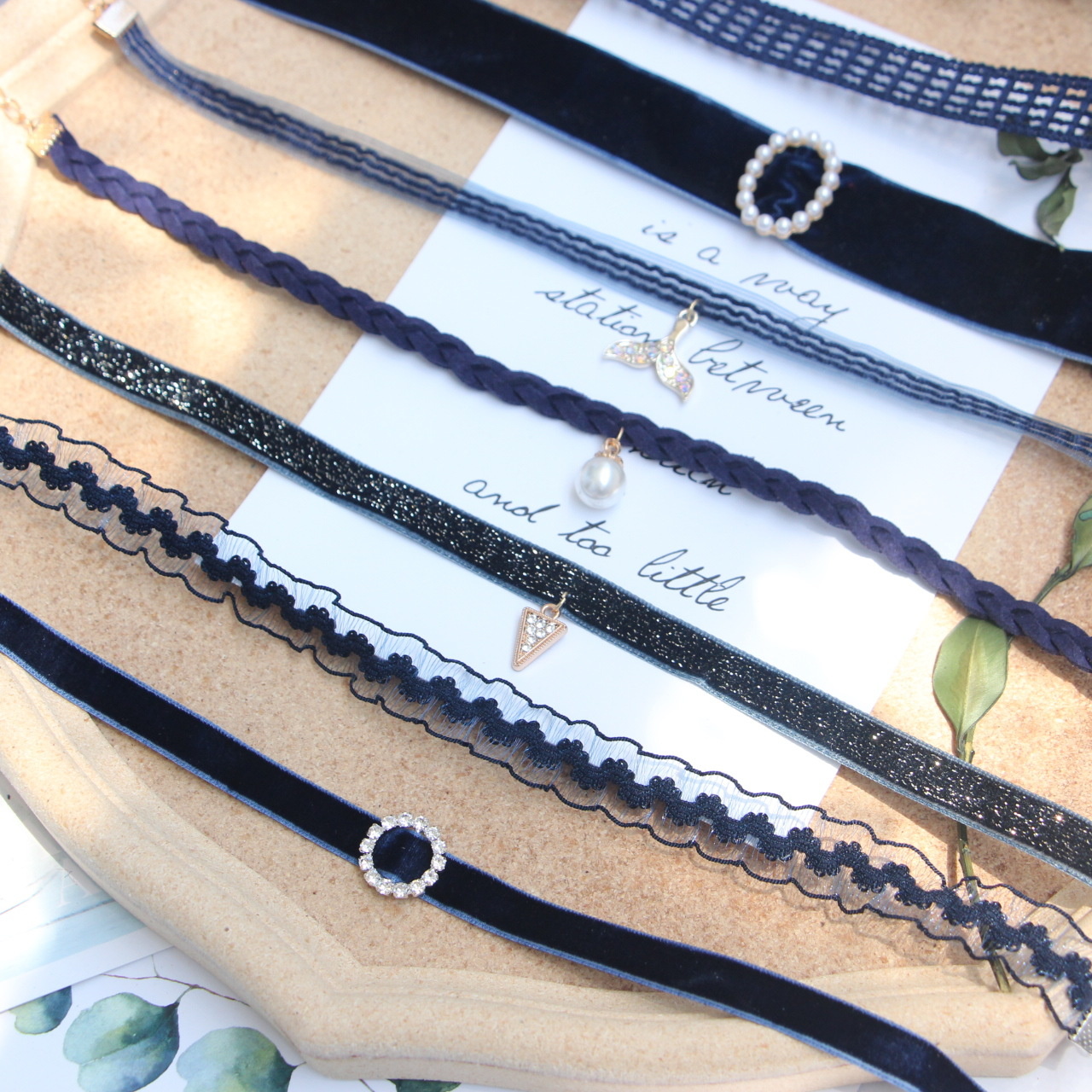Speelse schattige meisjes choker temperament fluweel kant golf diamanten dames fijne hanger korte ketting accessoire dames kraag