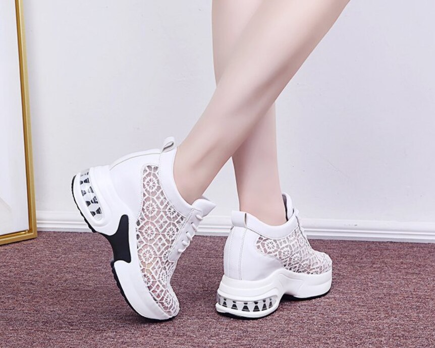 Sommar kvinnor skor kvinna andas mesh sneakers plattor spets loafers tjocka klackar plattform kilar fritidssko
