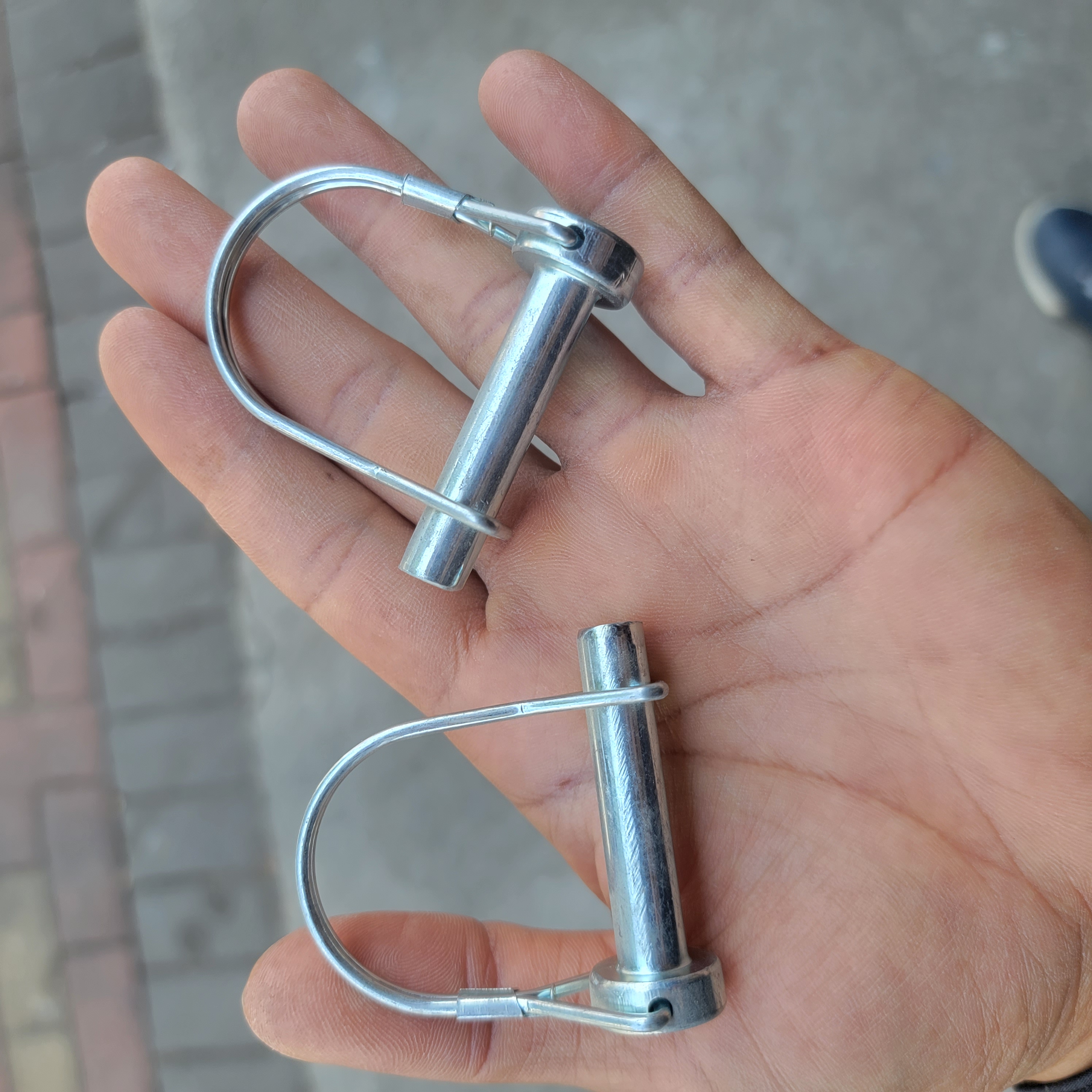 Quick lock and quick release pin for stage leg 10mmX60mm