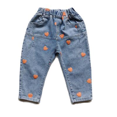 Efterårs koreansk stil baby pige jeans børne denim bukser børn elsker print cowboy bukser børn bukser jeans
