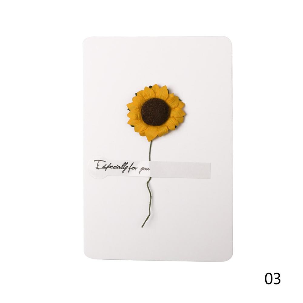 Uitnodigingskaart met gedroogde bloemen, handgemaakte kaarten, handgeschreven kaarten, verjaardagskaarten, bruiloftskaarten, bedankkaartjes, papier