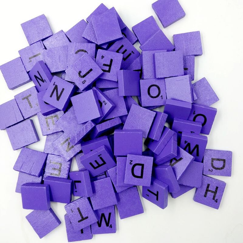 100 Scrabble de madera azulejos negro números y letras para manualidades alfabetos de madera rompecabezas educativos aprendizaje juguete puzle para niños: Morado