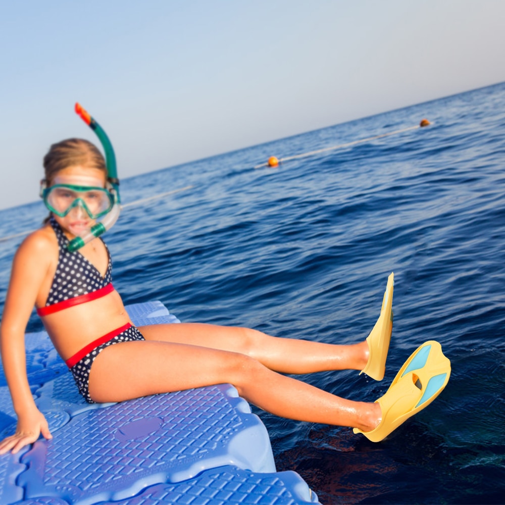 Swimming Fins Girls Boys Snorkeling Foot Flippers KIDS Diving Fins Beginner Swimming Equipment Portable kids diving Flippers