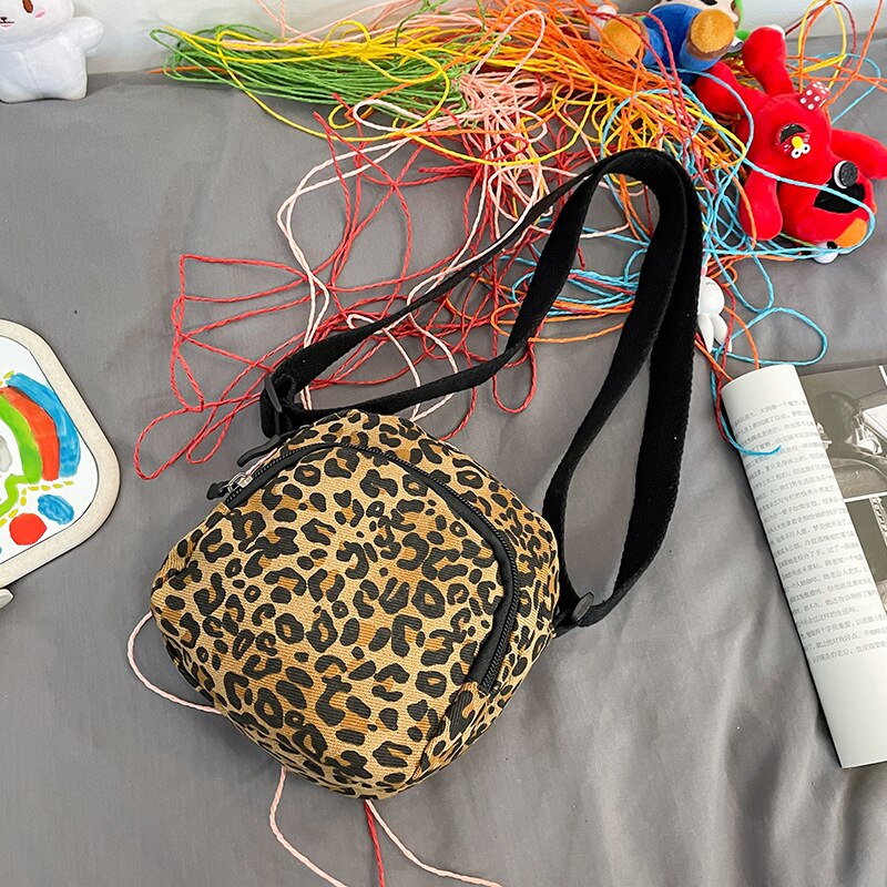Korea rolig personlighet leopardtryck student canvas liten väska japansk tjej söt messenger väska