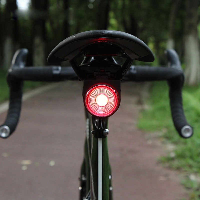 Antusi  a8 automatisk bremse baglygte fjernbetjening cykel baglys trådløs klokke landevejscykel tyverialarm loc mtb lampe