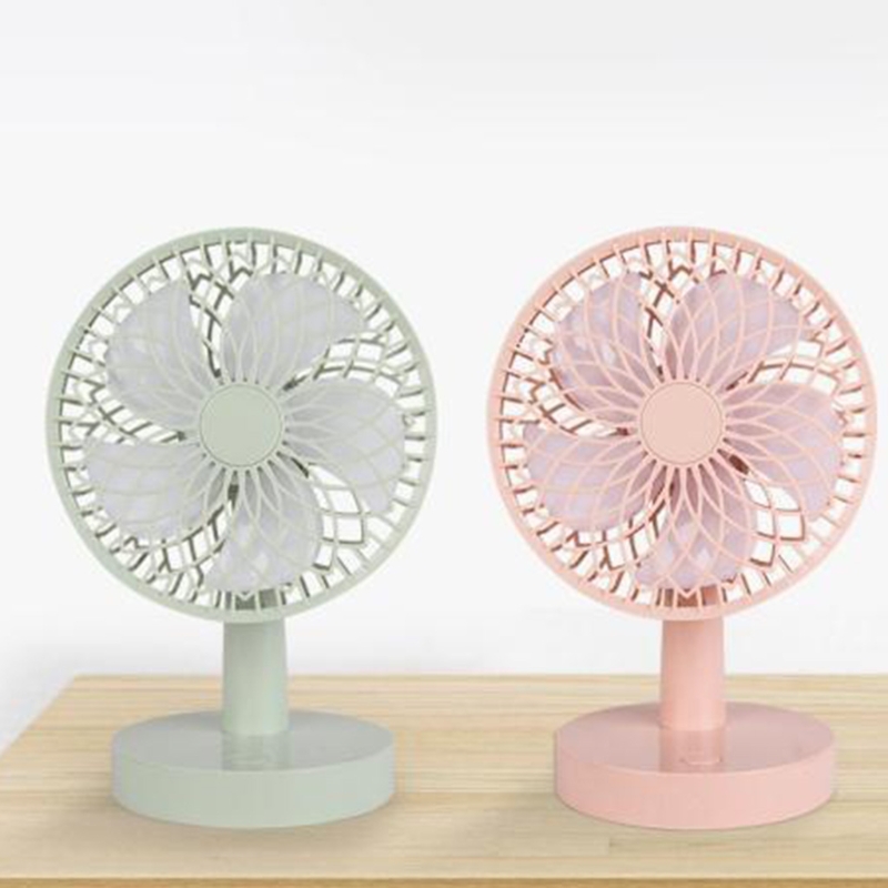 A USB Desktop Oscillating Fan 90° Rotating, 3-speed Strong Airflow, 1200mAh Battery, Quiet Operation, Suitable For Home Office