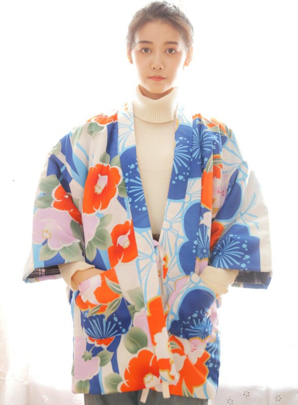 Kimono abrigado japonés de Invierno para mujer, abrigo Haori acolchado de algodón grueso, ropa de abrigo holgada con estampado Floral W035