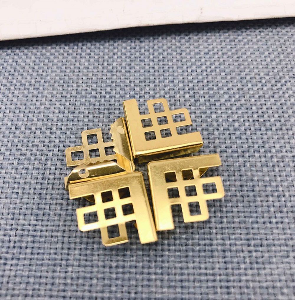Antieke Hoekbeschermer Metalen Hoekbeugels Goud Brons 40mm Notebook Cover voor Menu's Plakken Doos Fotolijst Meubels Decoratieve Protector-Goud