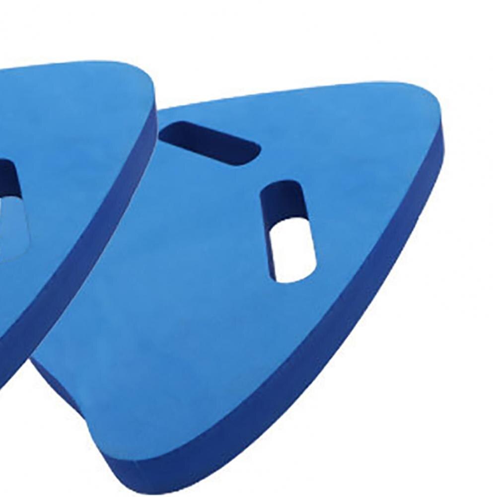 Effektives, hochdichtes schwimmbrett aus griffigem eva-material mit guter auftriebskraft und a-förmiger konstruktion – ein praktisches schwimmbrett.