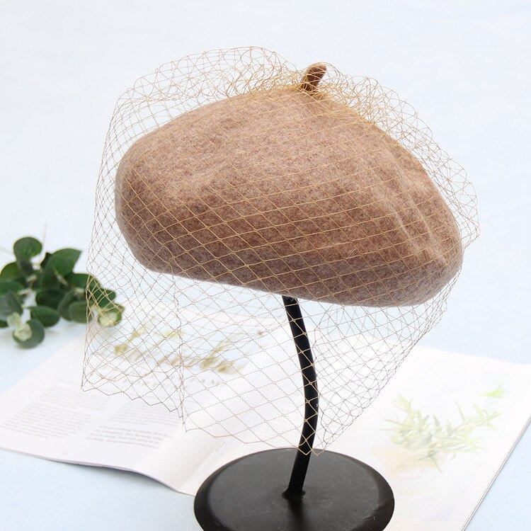 Baret Vrouwelijke Franse Hoed Plaid Wol Baret Met Sluier Voor Bruiloft Party Tweed Mesh Cap: mocha