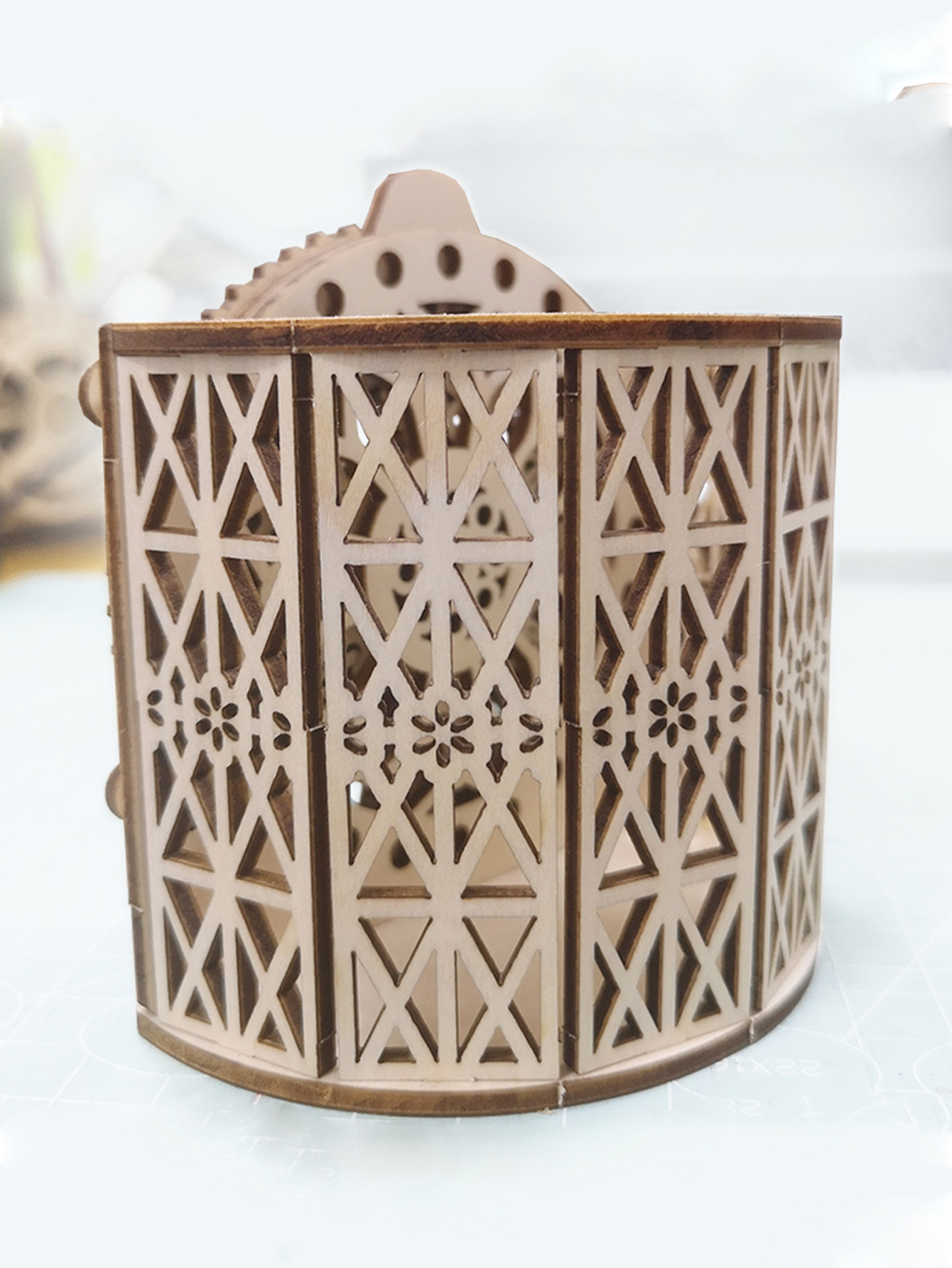 Puzzle in legno 3D Portapenne con calendario perpetuo Kit modello di costruzione meccanica a propulsione per adolescenti e adulti, dai 14 anni in su