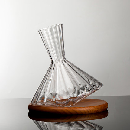 2000Ml Tumbler Wine Decanter with Wood Tray Lead-Free Hand Blown Crystal Wine Carafe Rotating Rapid Sway Whiskey Decanter: W