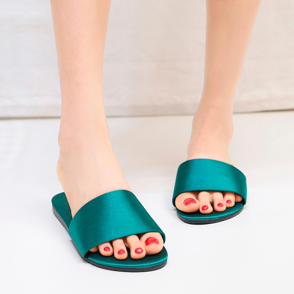 Zapatillas de Satin de seda para mujer, zapatillas sólidas para el baño en casa, zapatos antideslizantes al aire libre, de verano, zapatillas planas para mujer